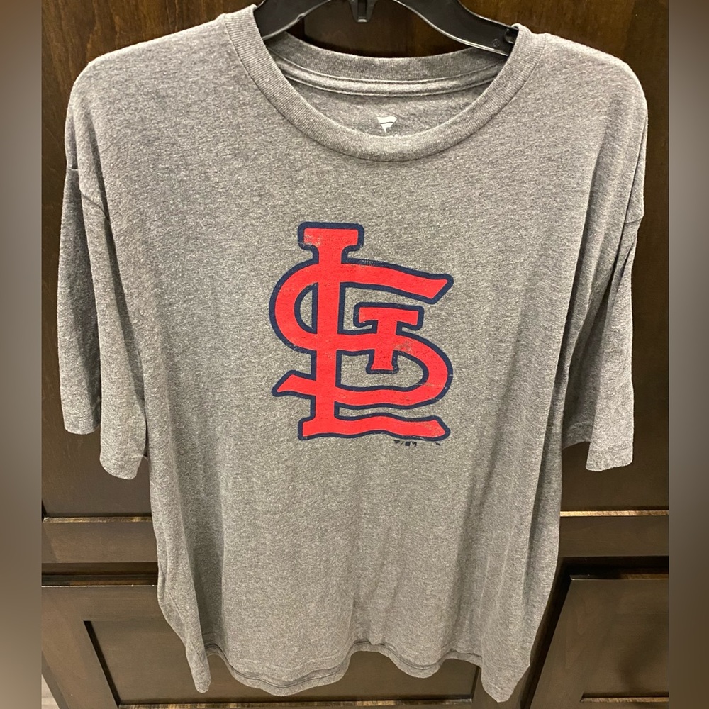 SOLD St. Louis Cardinals T-shirt - Like New